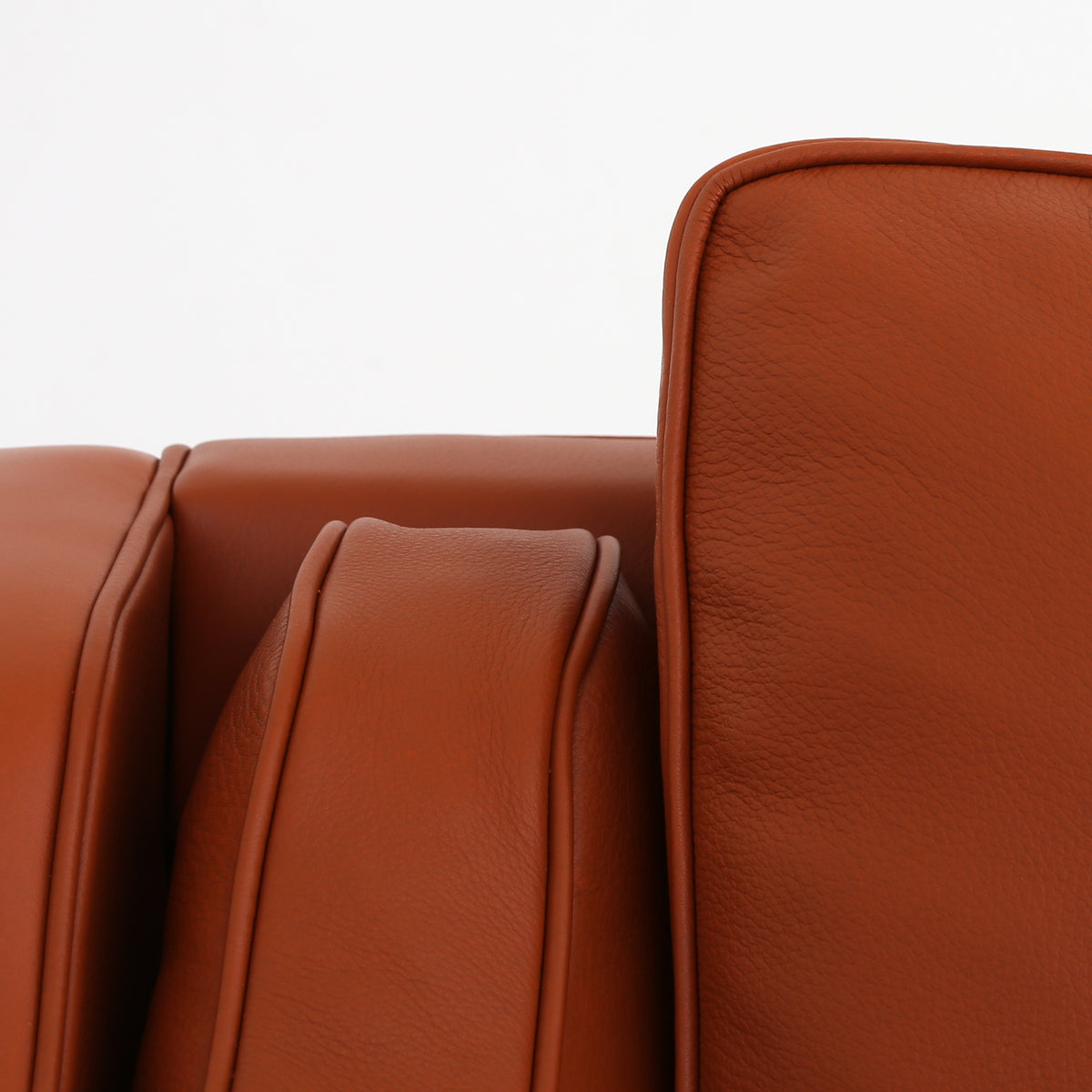 BM 2213 - 3-seater sofa in Passion burn