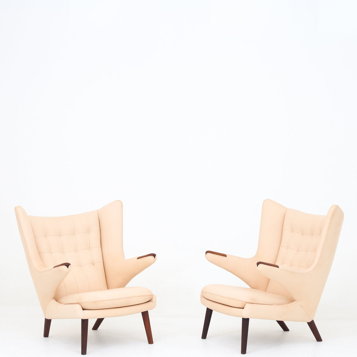 AP 19 - Papa Bear Chair in natural leather