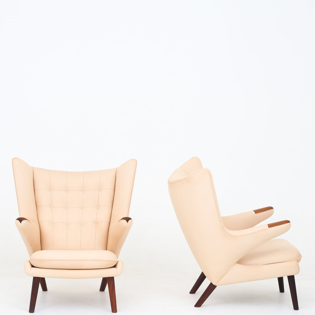 AP 19 - Papa Bear Chair in natural leather