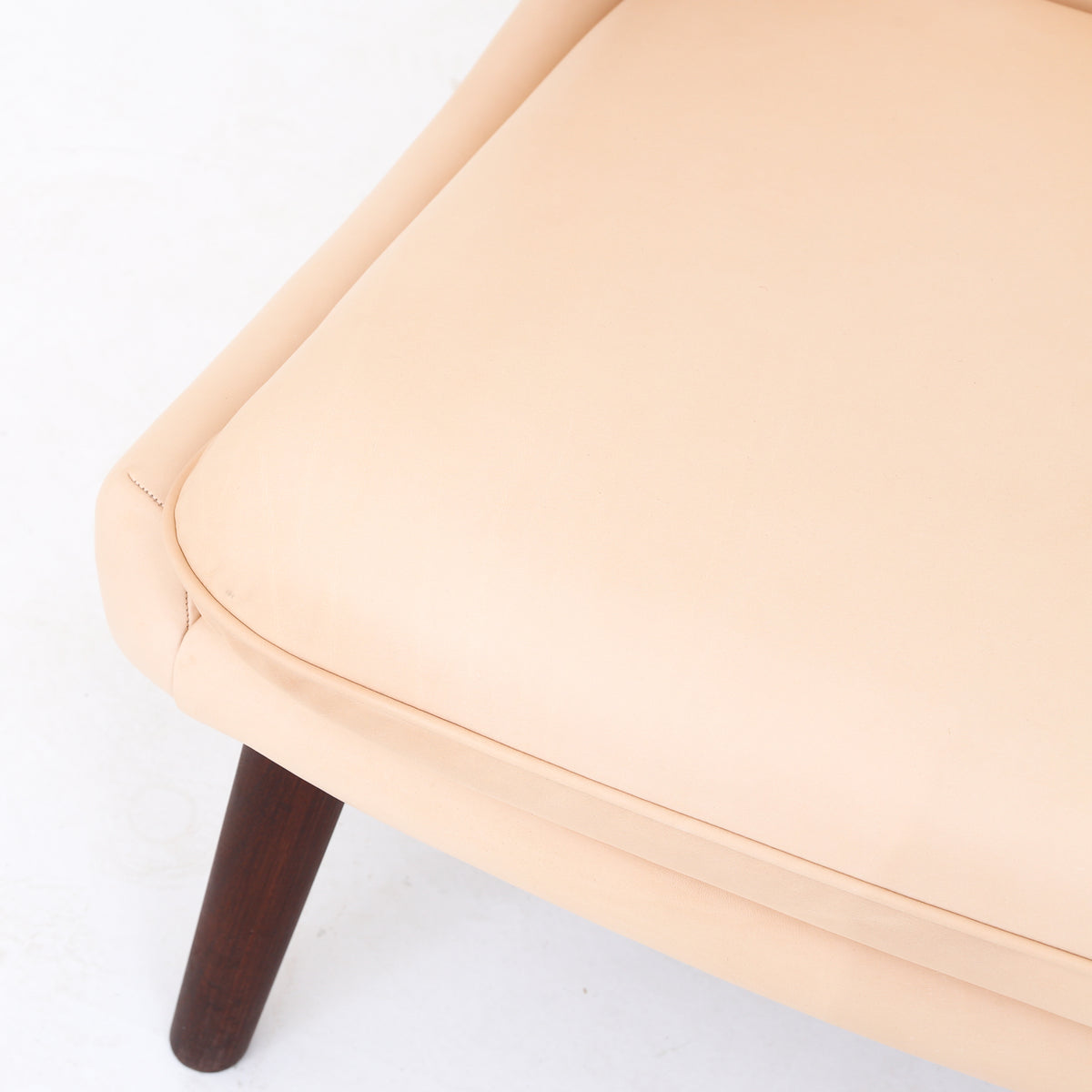 AP 19 - Papa Bear Chair in natural leather