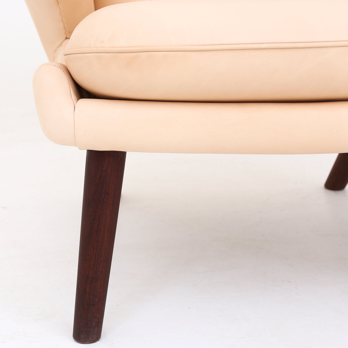 AP 19 - Papa Bear Chair in natural leather
