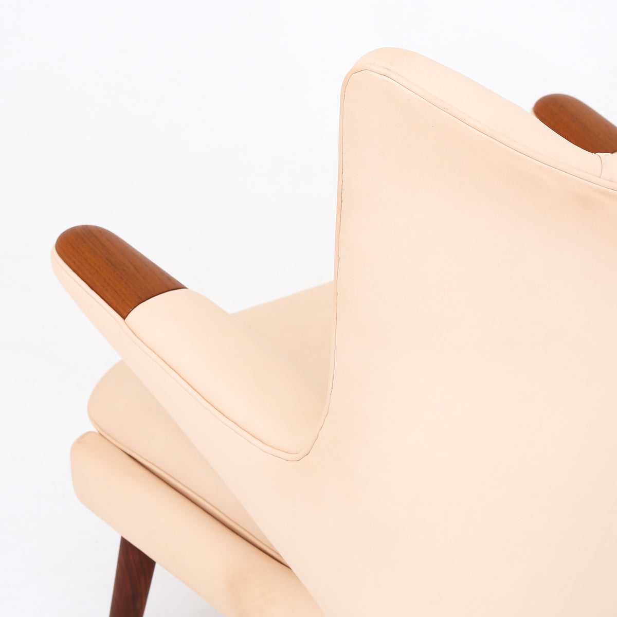 AP 19 - Papa Bear Chair in natural leather
