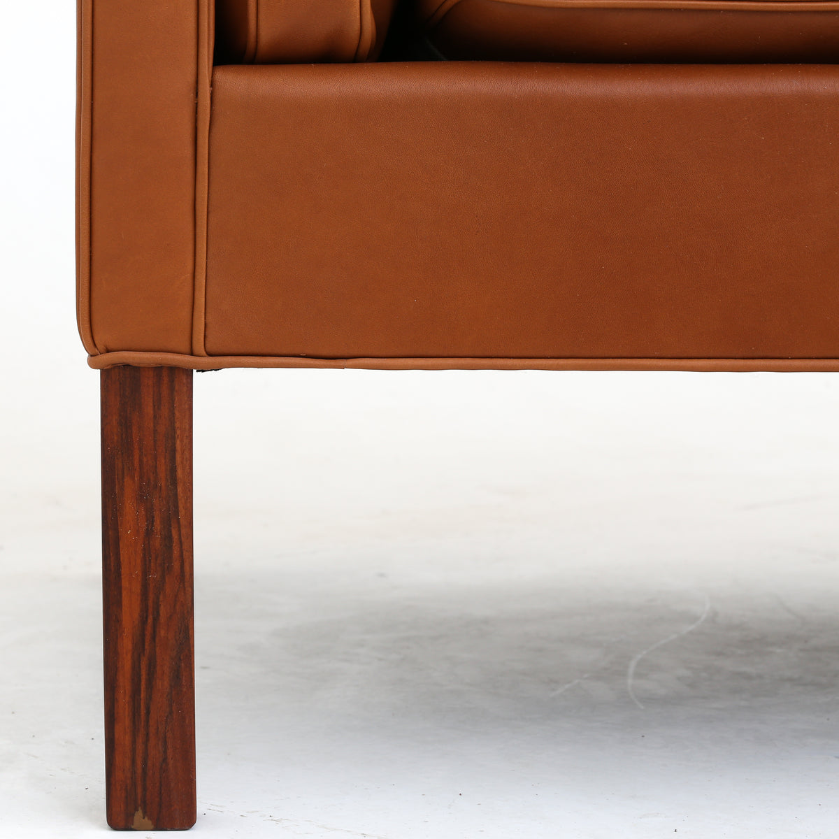BM 2213 - 3-seater sofa in Elegance Walnut leather