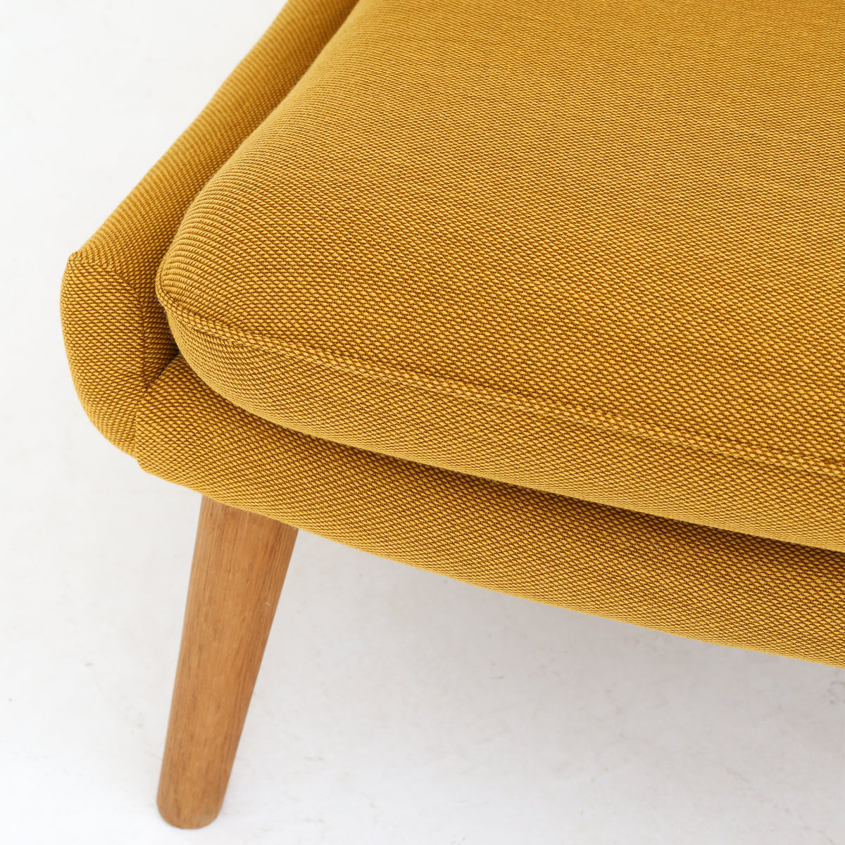 AP 19 - Papa Bear Chair in yellow textile