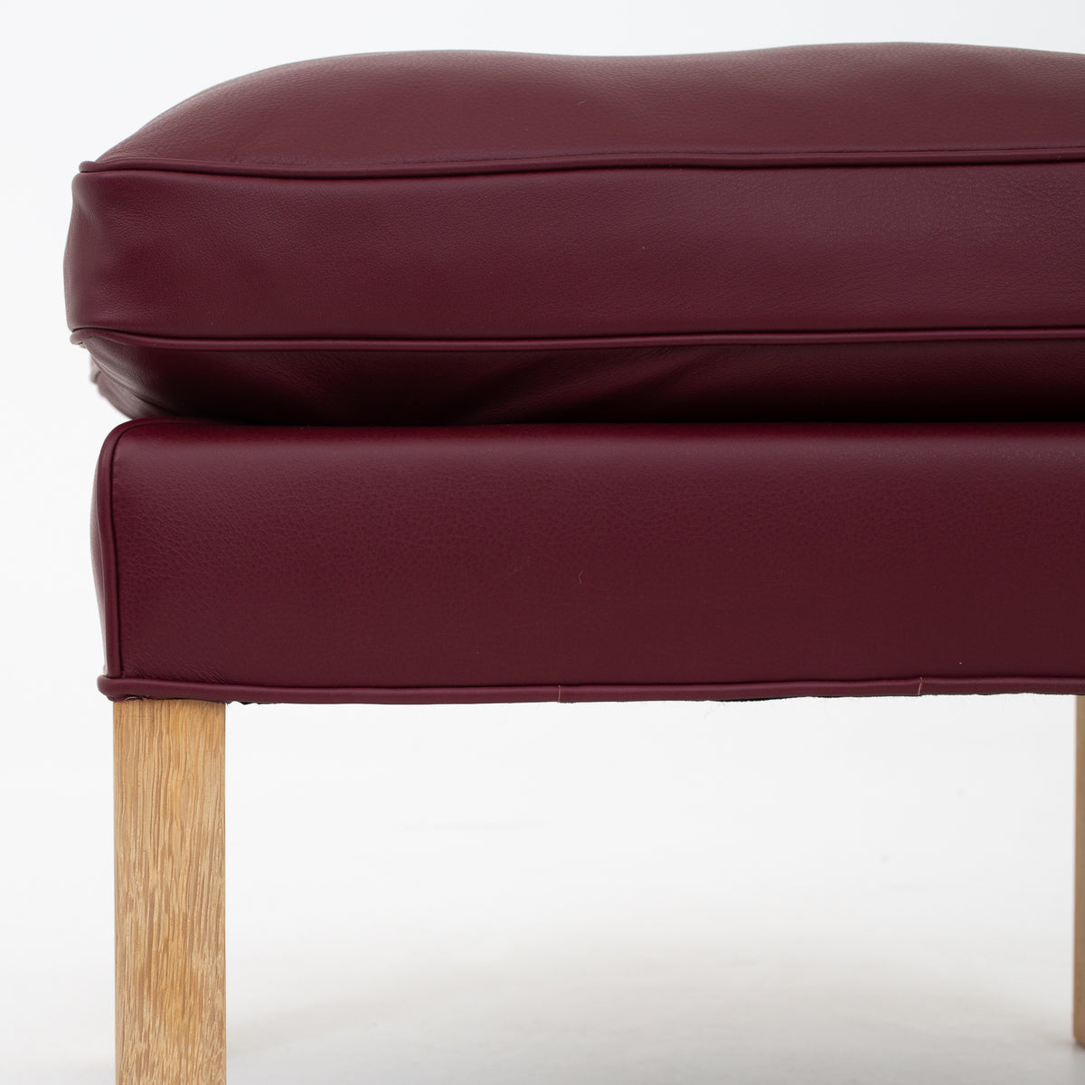 BM 2202 - Foot stool in Prestige