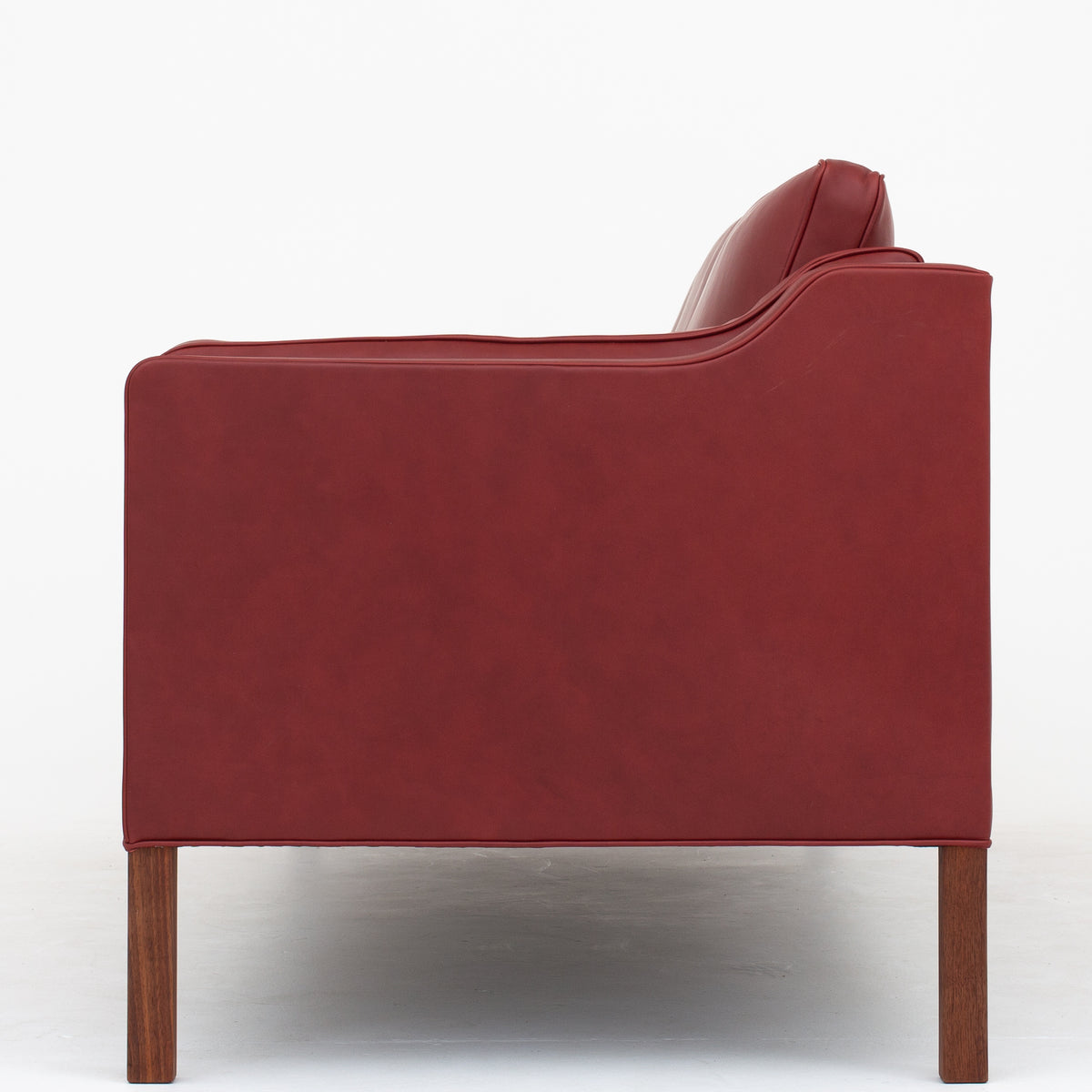 BM 2213 - 3-seater in Elegance Indian Red