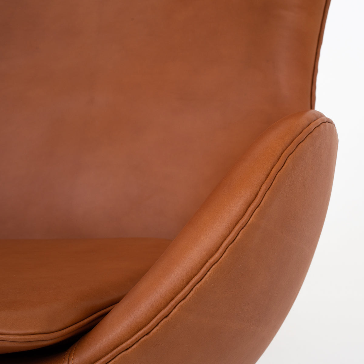 AJ 3316 - 'The Egg' in Elegance Walnut