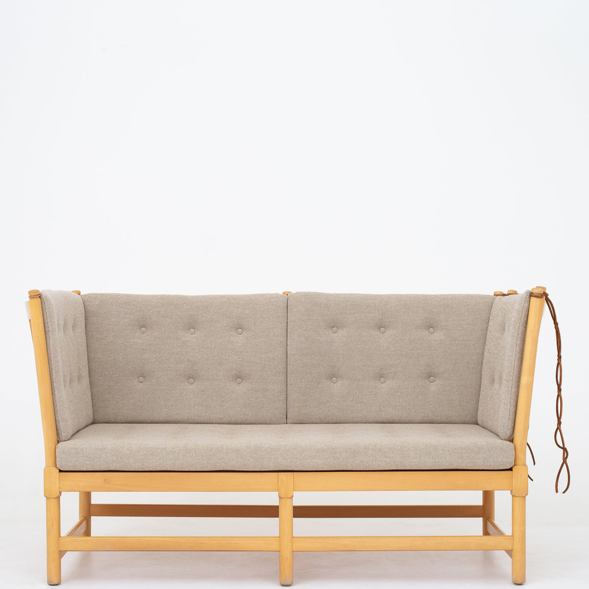 BM 1789 - Spoke-back sofa