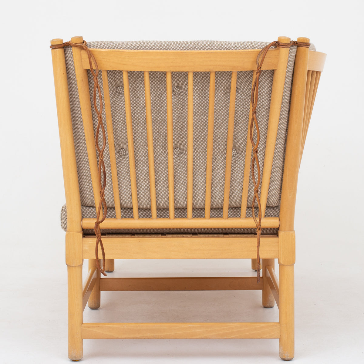 BM 1789 - Spoke-back sofa
