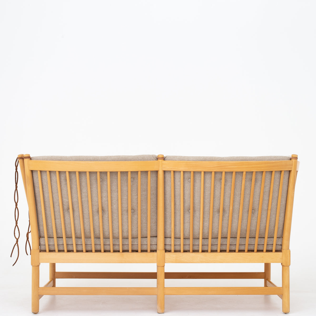 BM 1789 - Spoke-back sofa