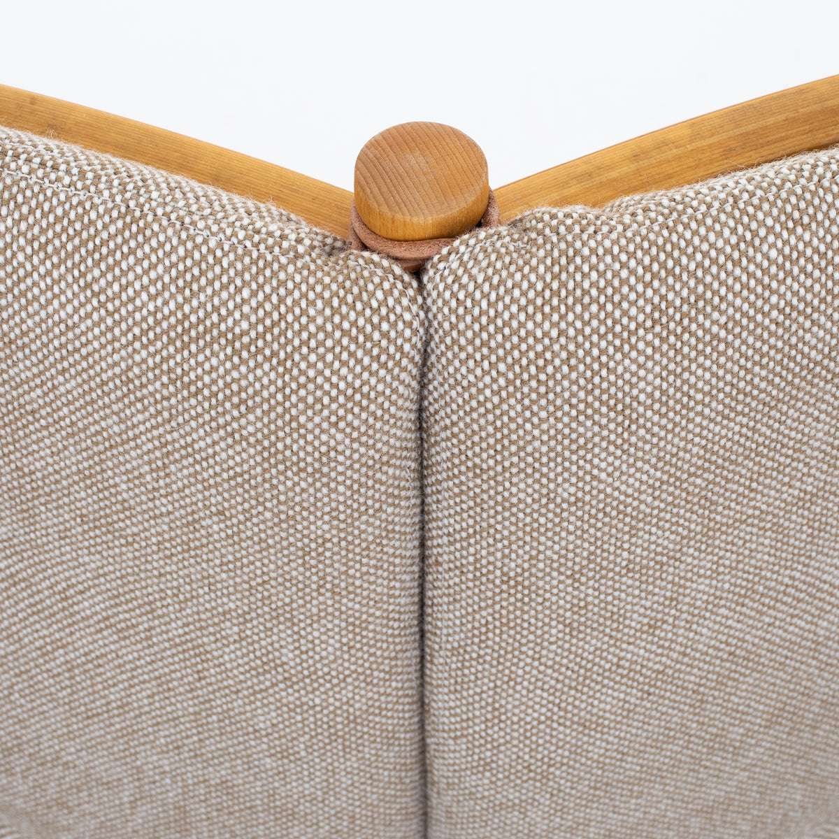 BM 1789 - Spoke-back sofa