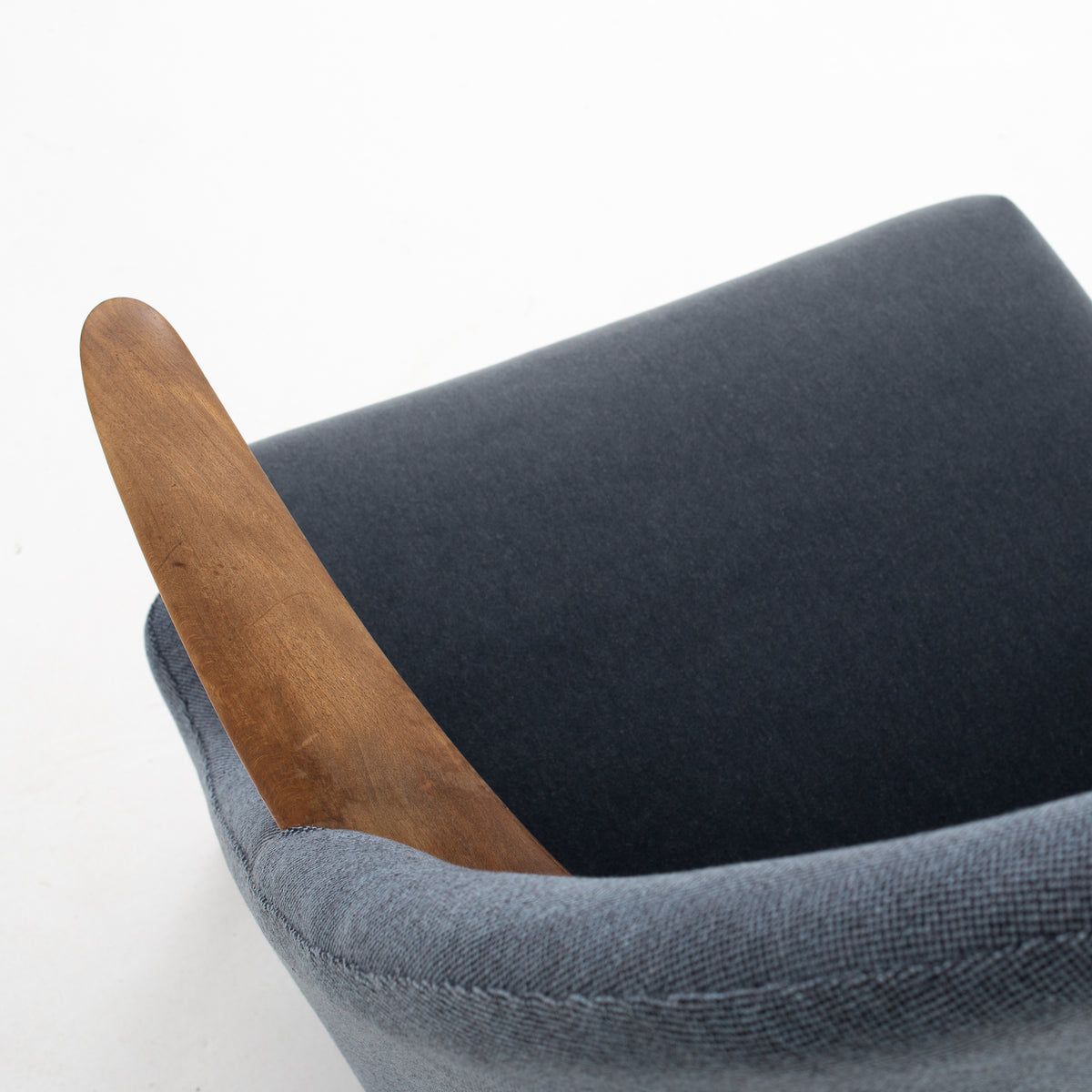 Easy chair in new wool