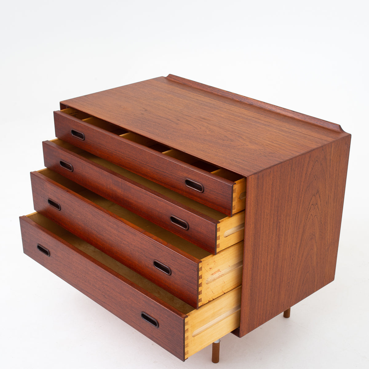 Chest of drawers in teak