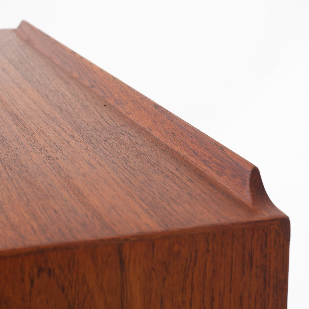 Chest of drawers in teak