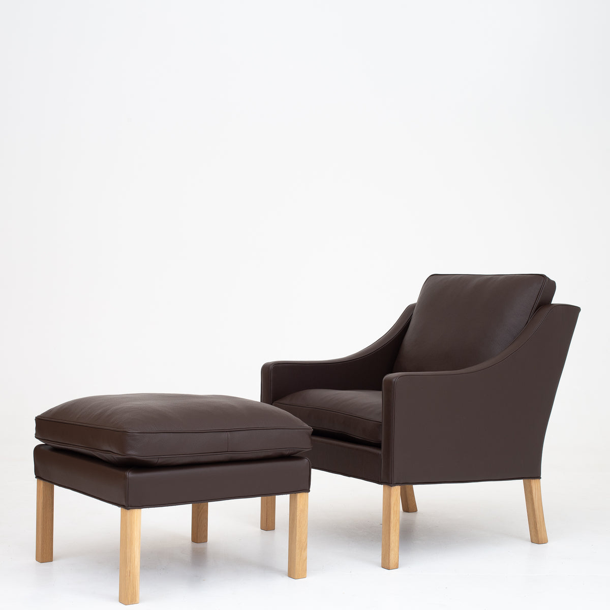 BM 2202 - Foot stool in Prestige Coffee