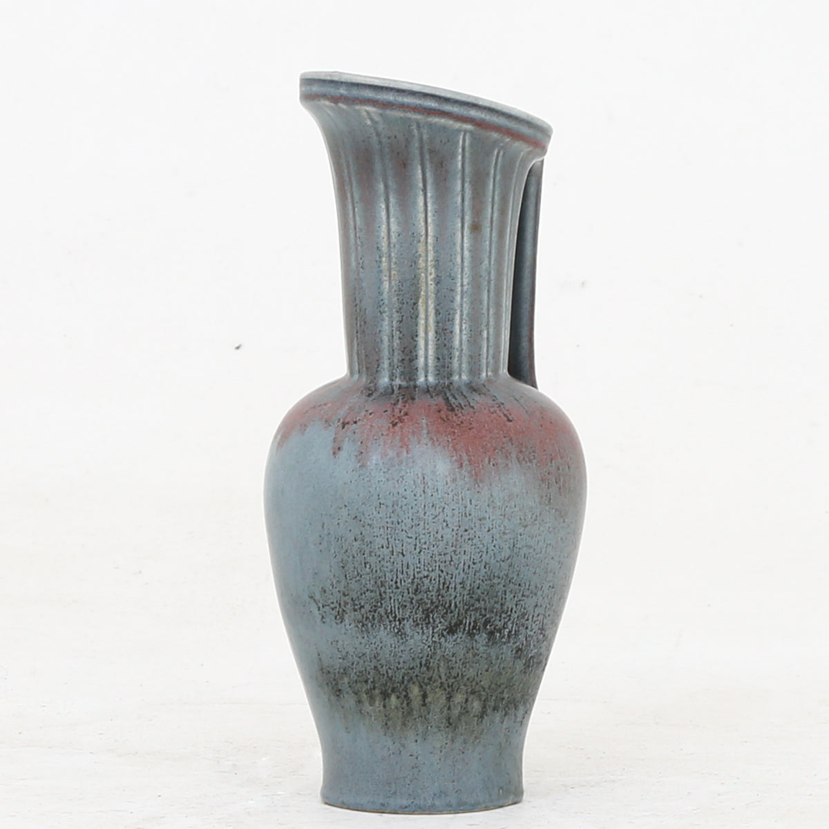 Pitcher in stoneware