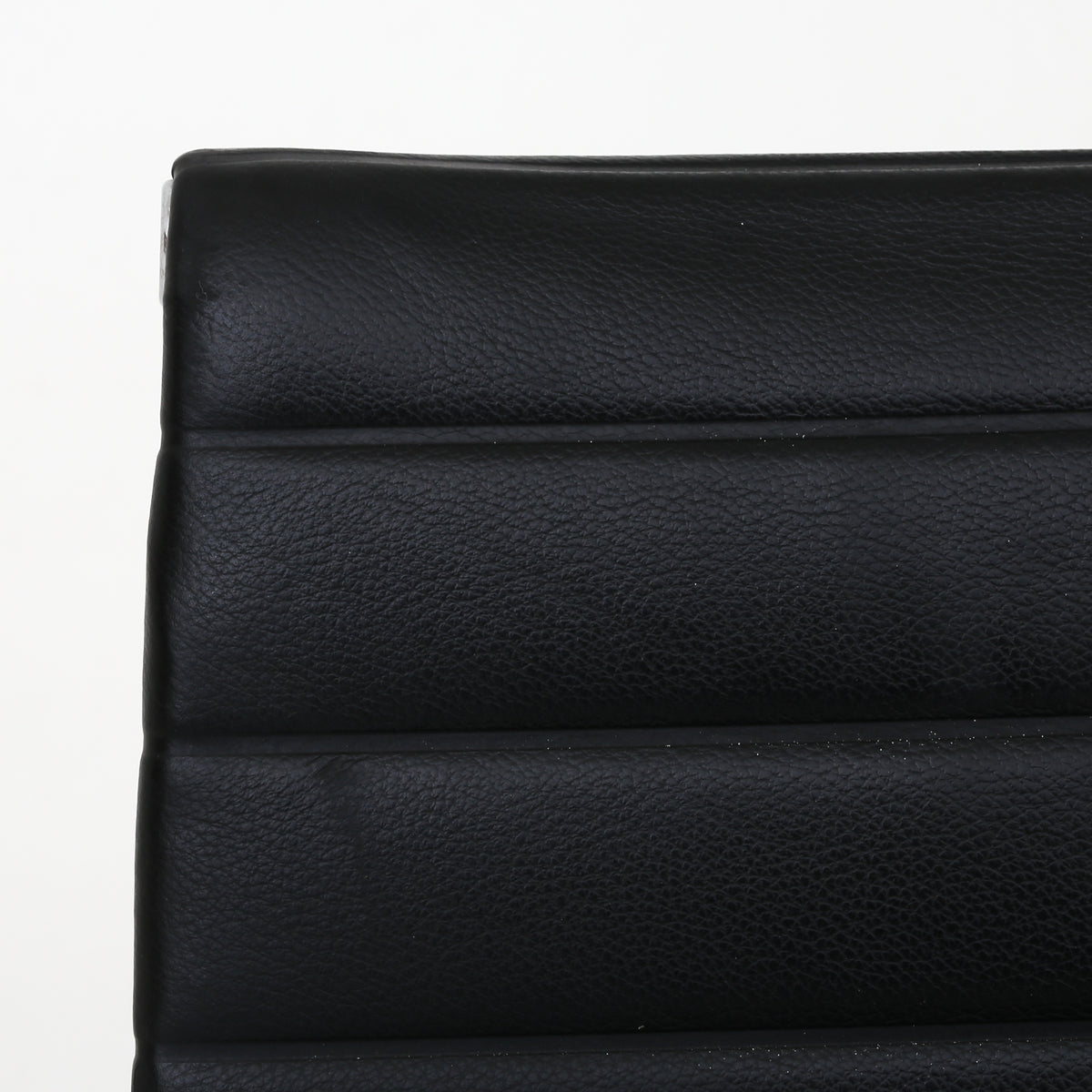 EA 107 - Office chair in black leather