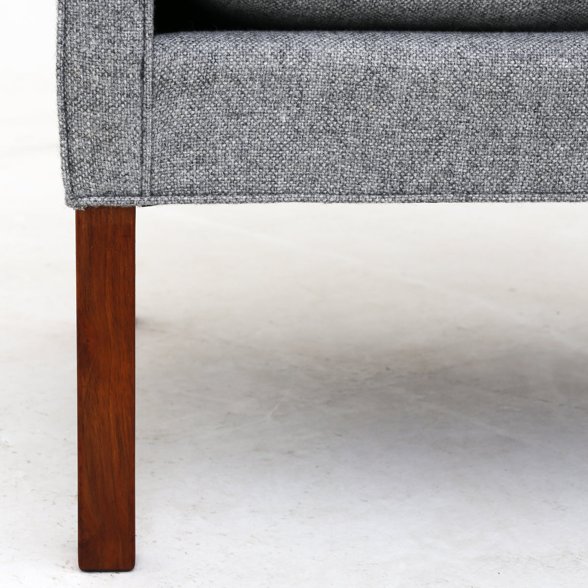 BM 2207 - Easy chair in new textile