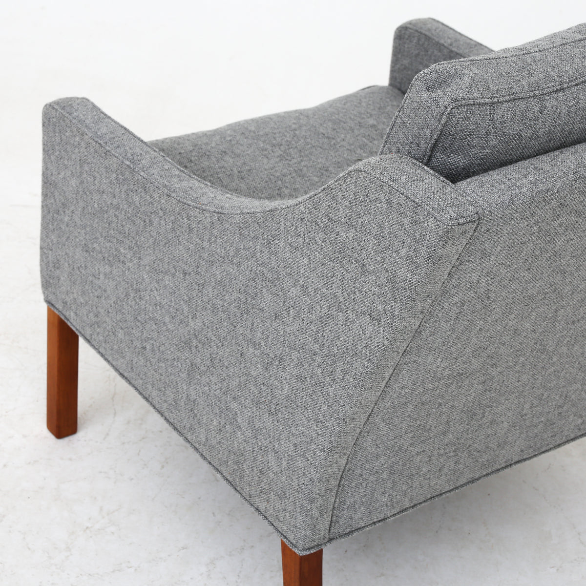 BM 2207 - Easy chair in new textile