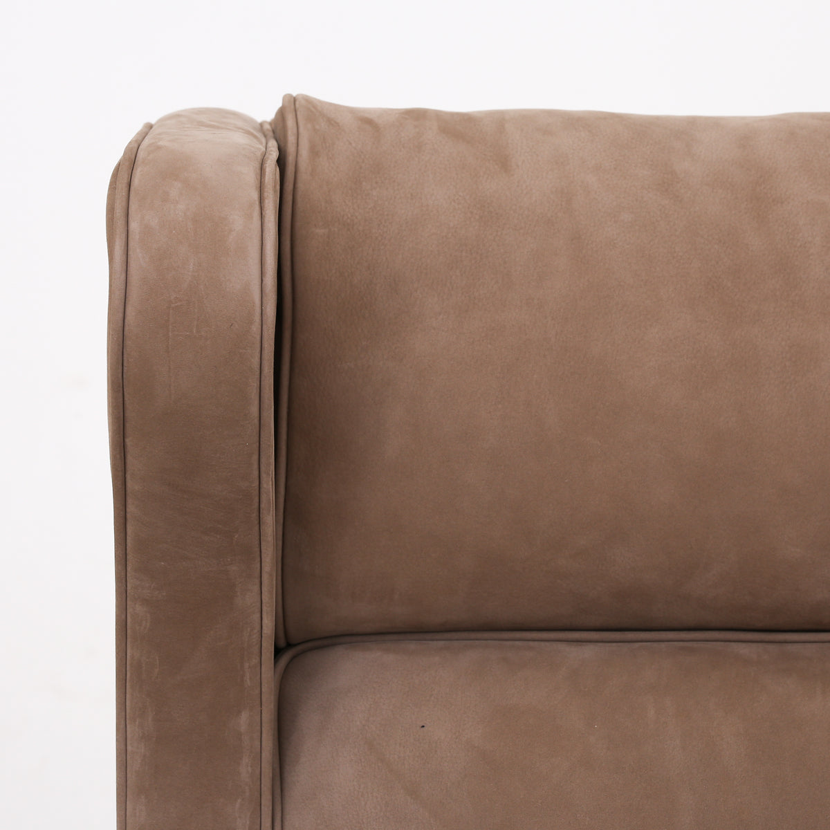BM 2204 - 'Wing-back chair' in Royal Nubuck