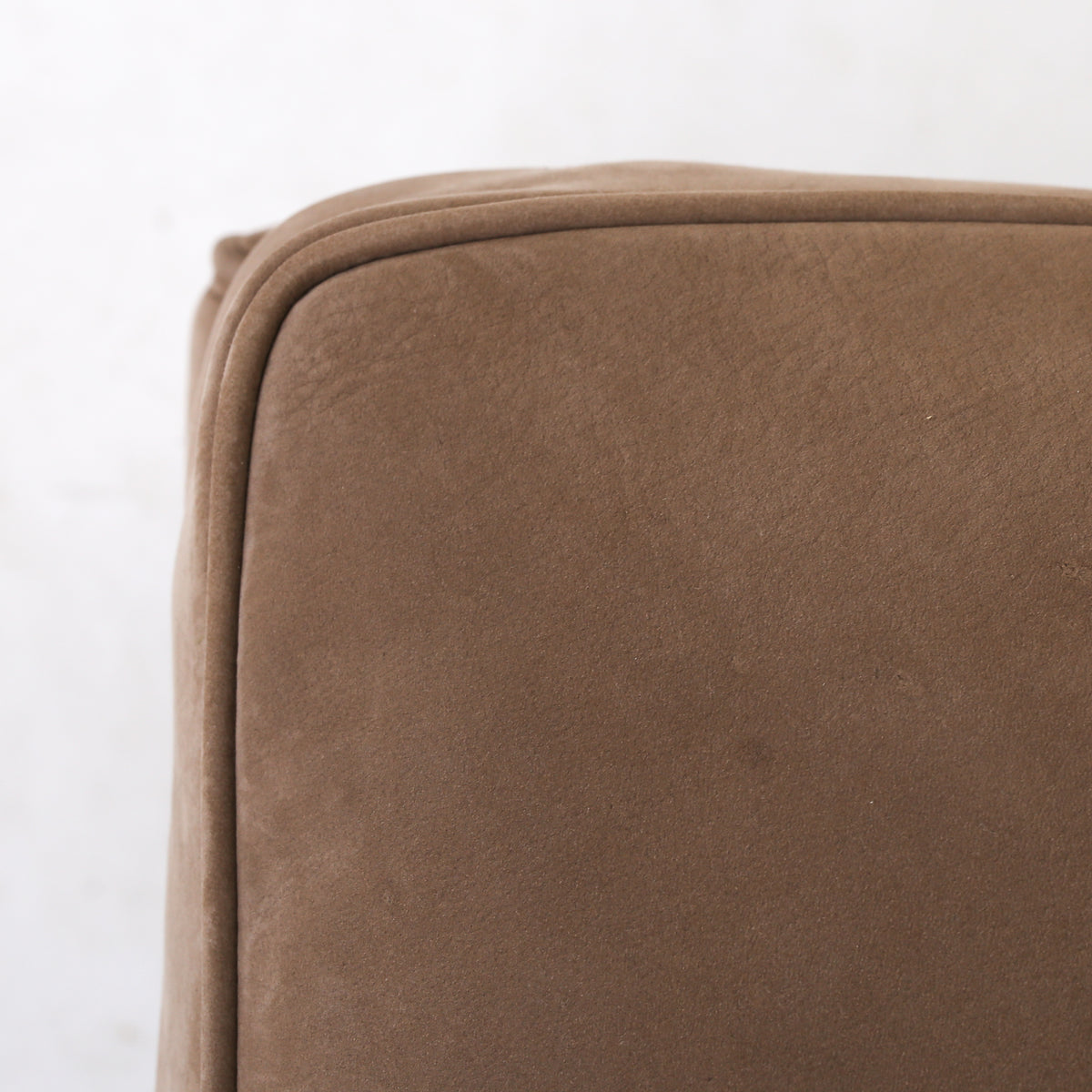 BM 2202 - Foot stool in Royal Nubuck