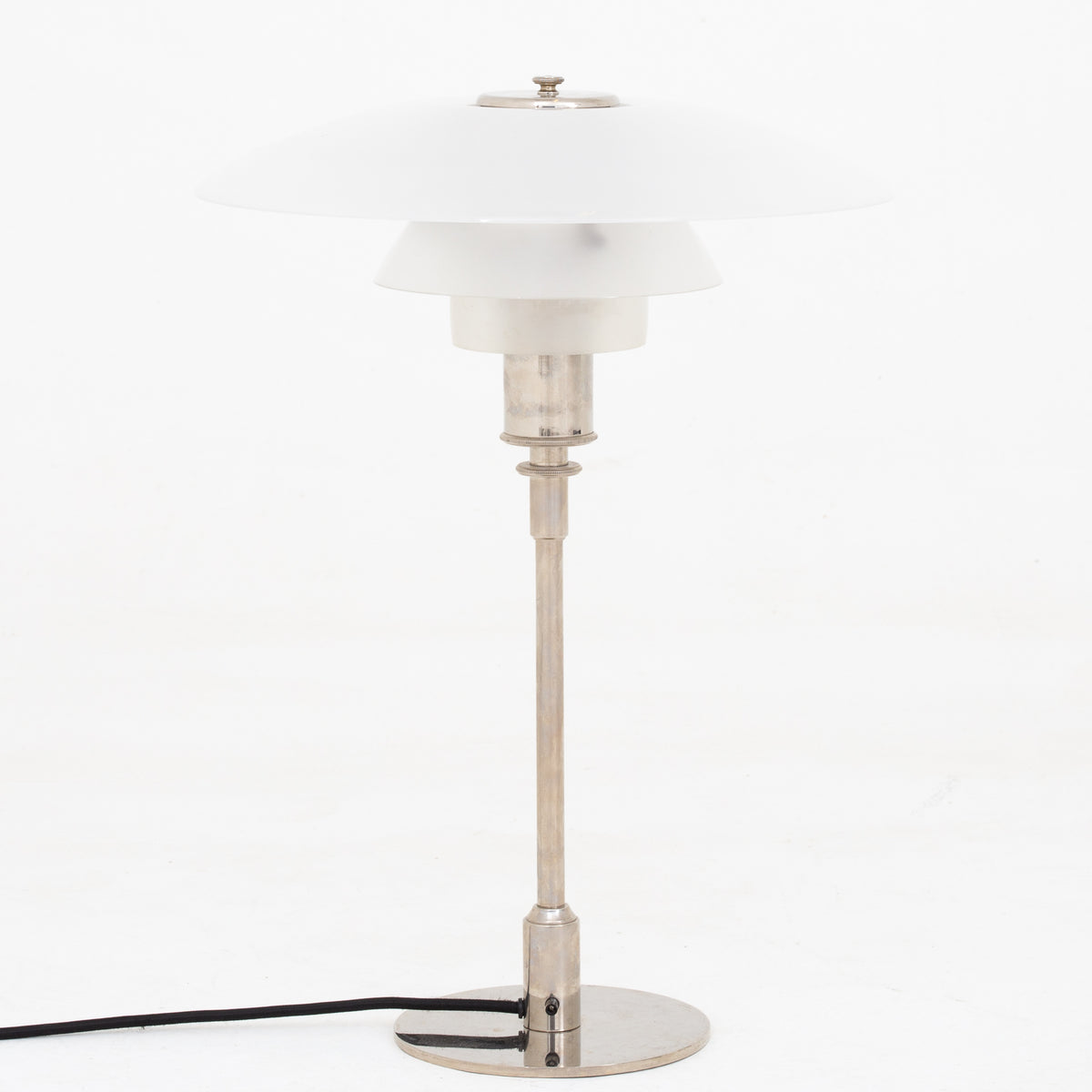 PH 4/3 - Table lamp w. matt glass shades