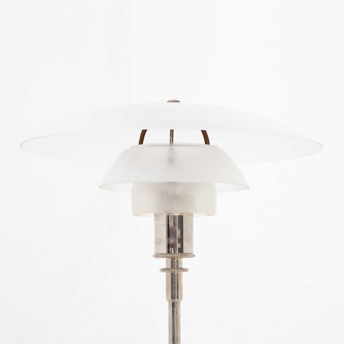 PH 4/3 - Table lamp w. matt glass shades