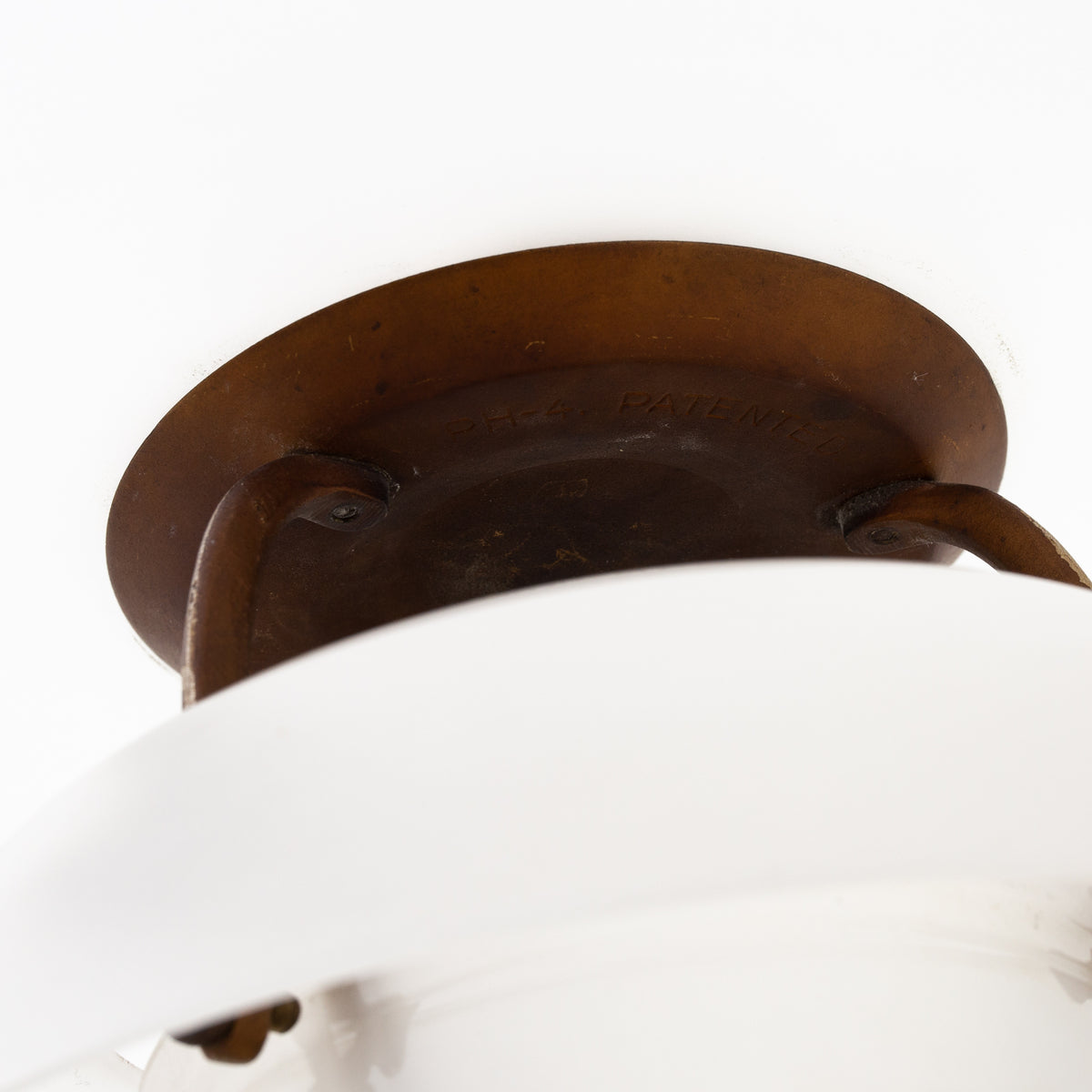 PH 4/3 - Table lamp w. matt glass shades