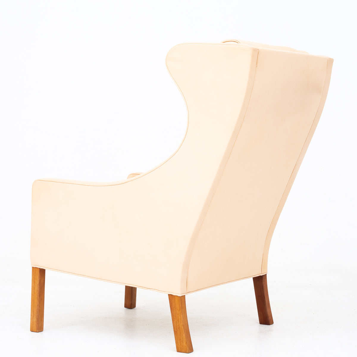 BM 2204 - 'Wing-back chair' in natural leather