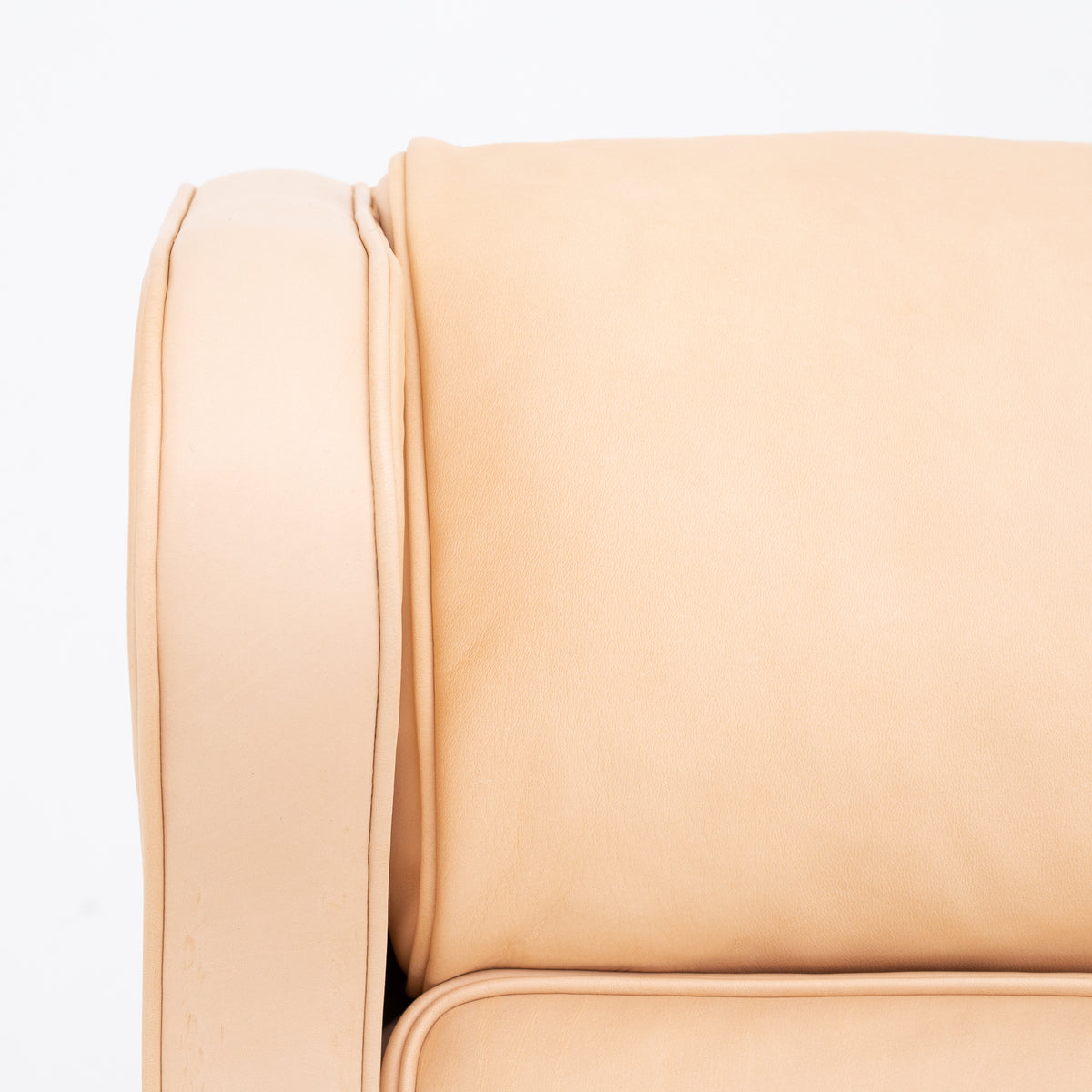 BM 2204 - 'Wing-back chair' in natural leather