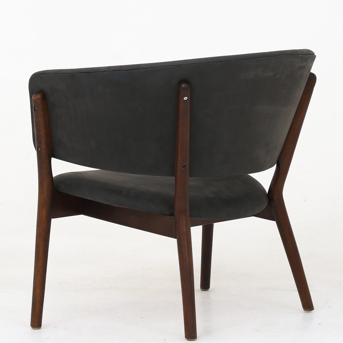 ND 83 - Easy chair in dark leather