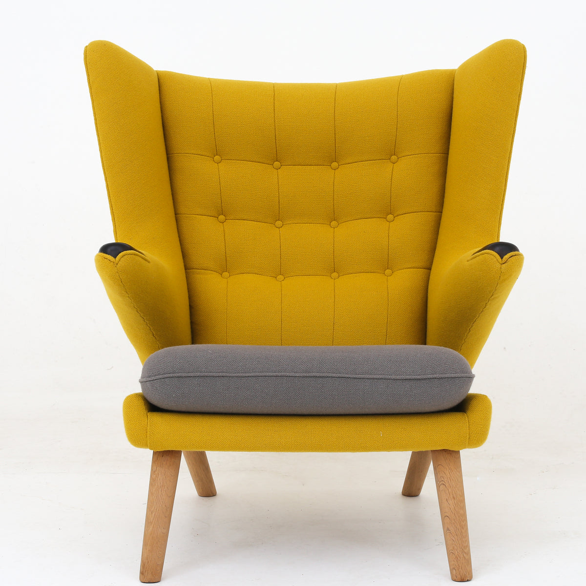 AP 19 - Papa Bear Chair in yellow textile