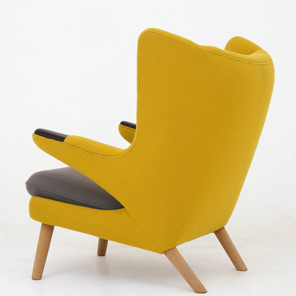 AP 19 - Papa Bear Chair in yellow textile