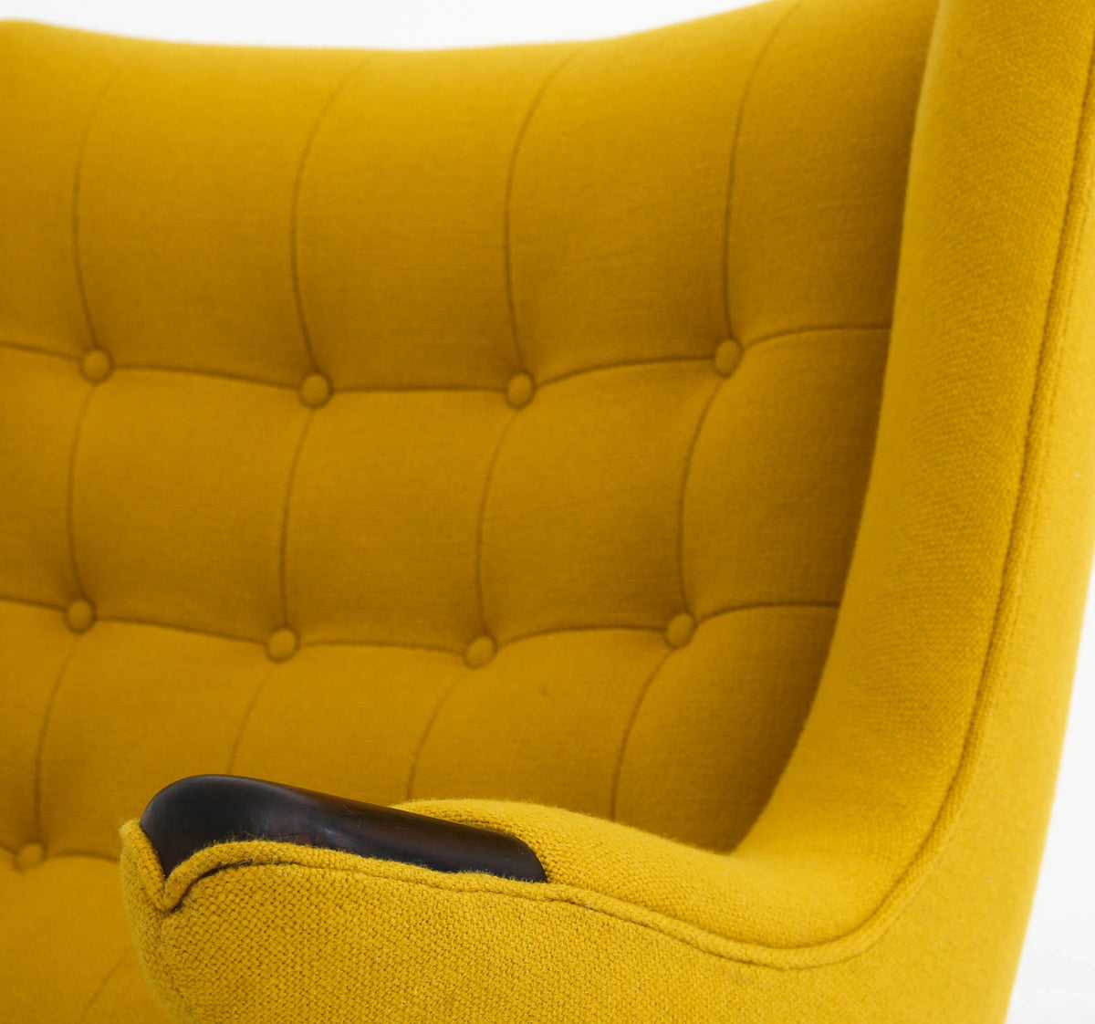 AP 19 - Papa Bear Chair in yellow textile