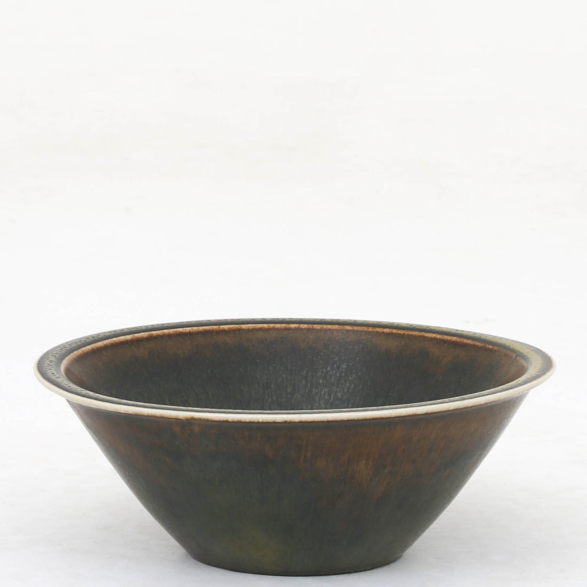 Large bowl in stoneware