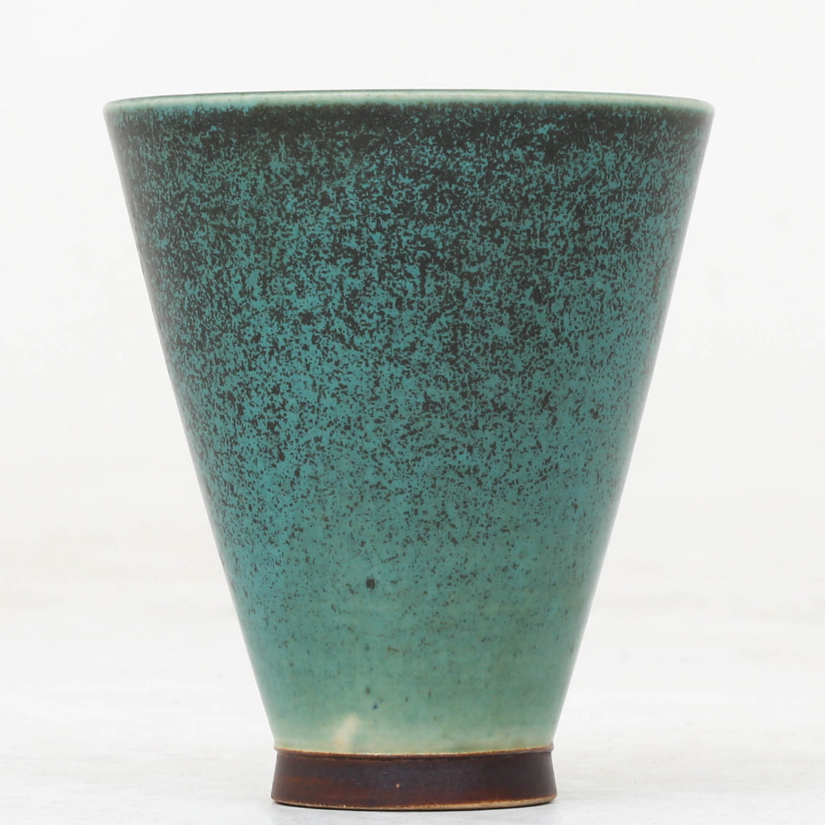 Vase w. green glaze