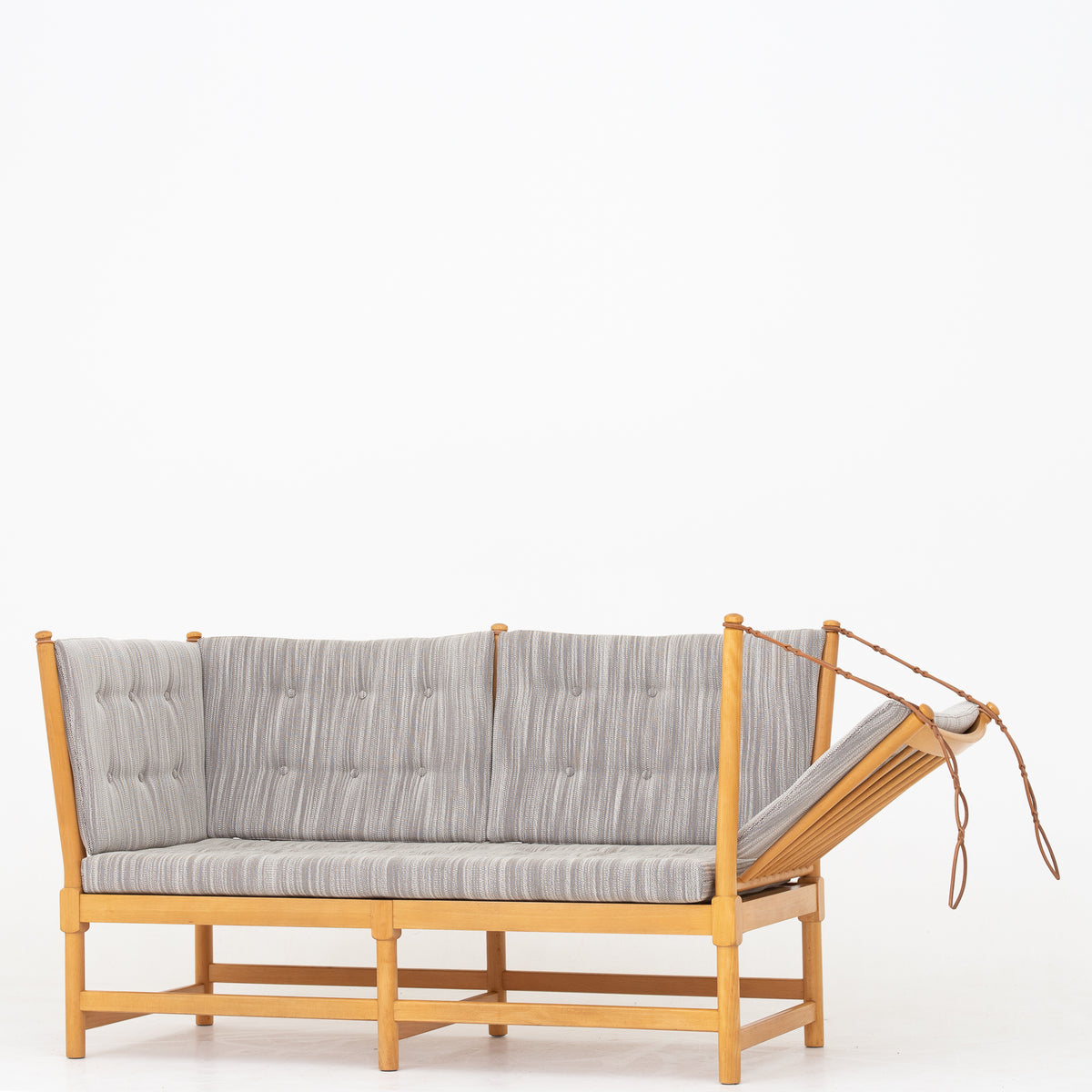 BM 1789 - Spoke back sofa