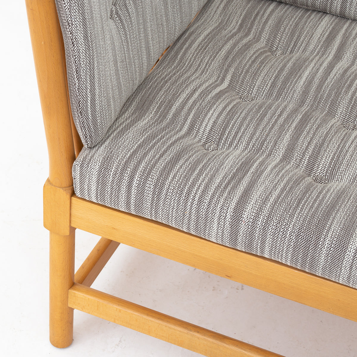 BM 1789 - Spoke back sofa