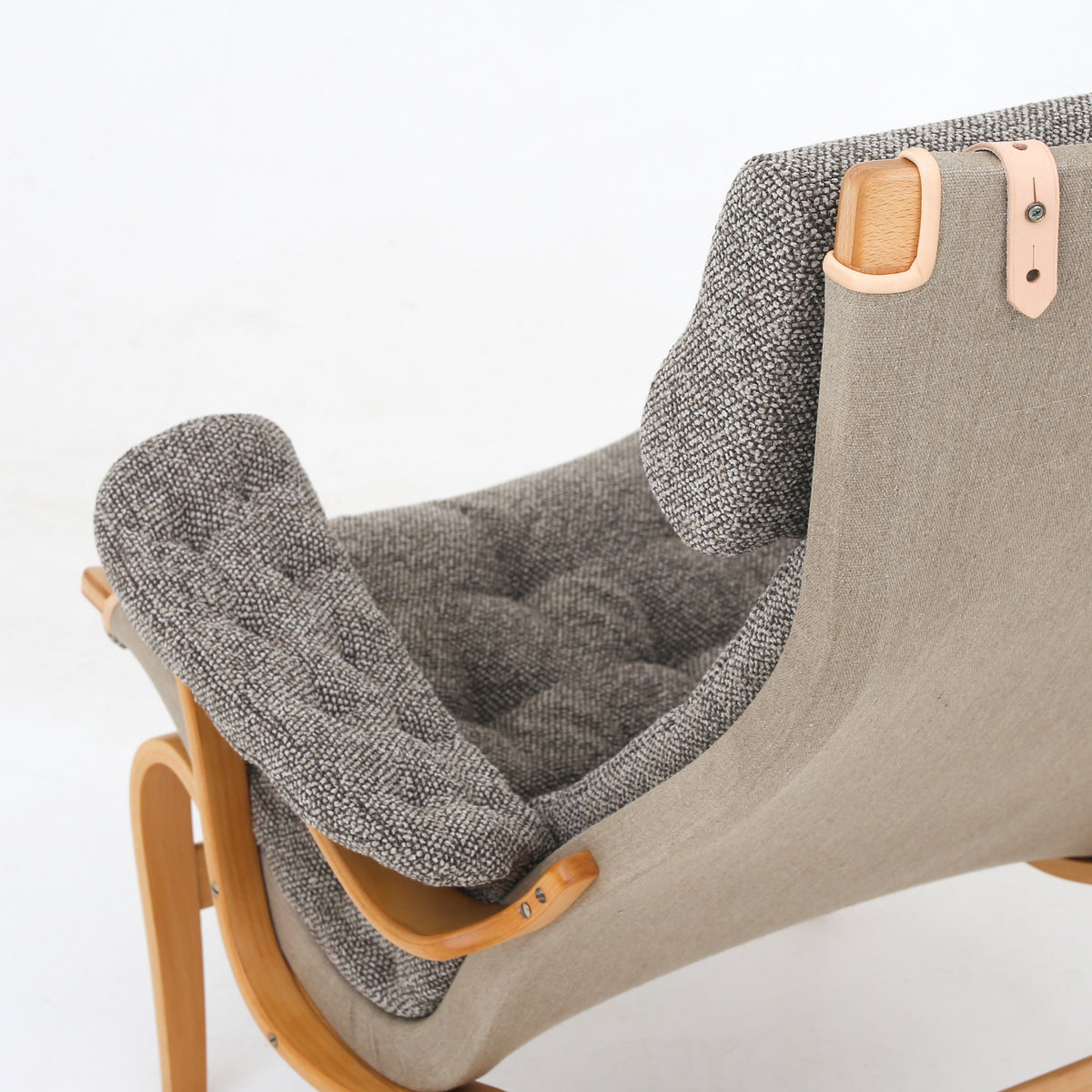 Pernilla 69 - Easy chair in new textile