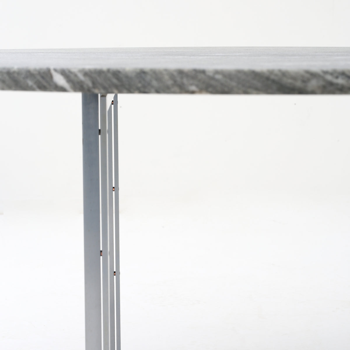 PK 54 - Dining table w. Cipollino marble