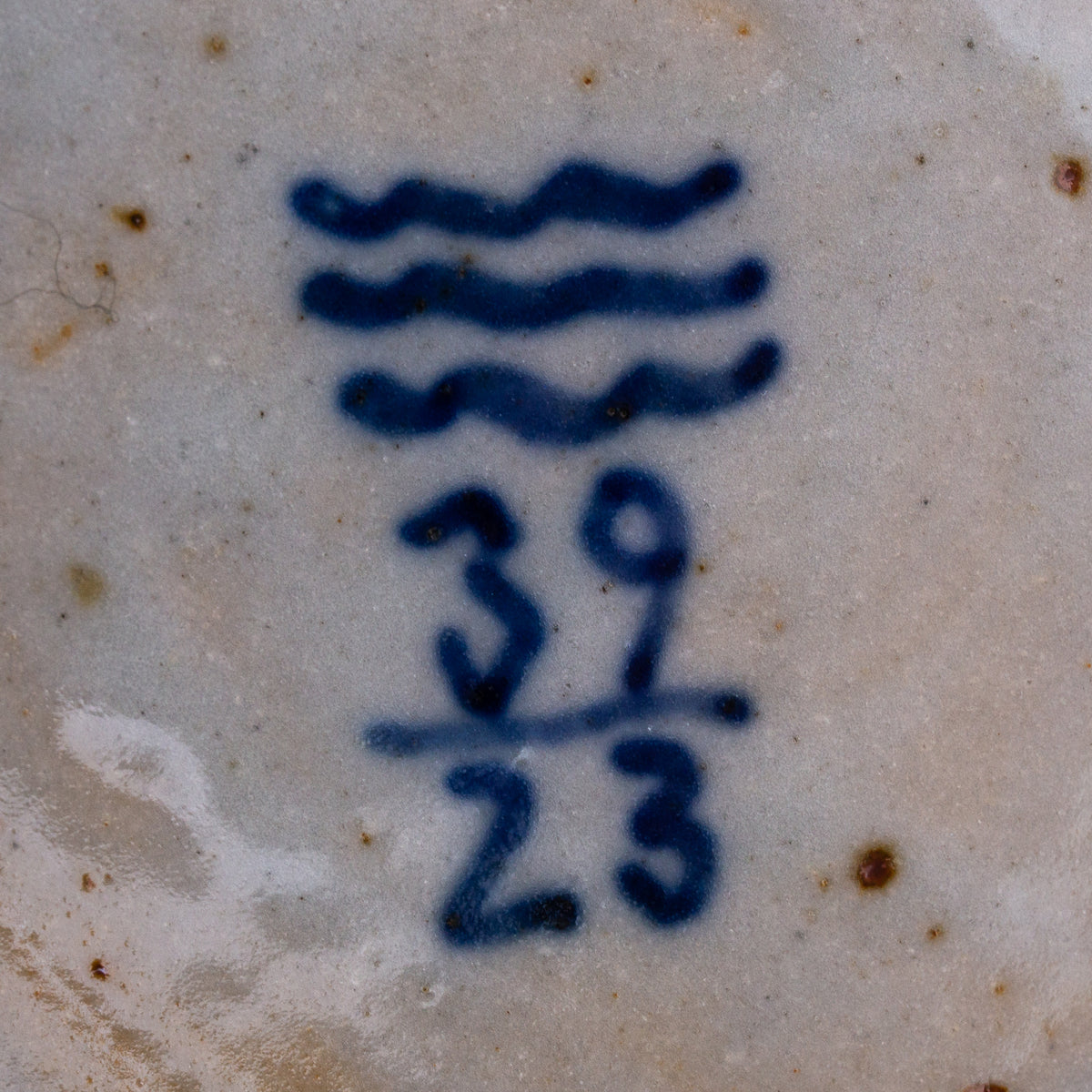 Jar in stoneware w. lid