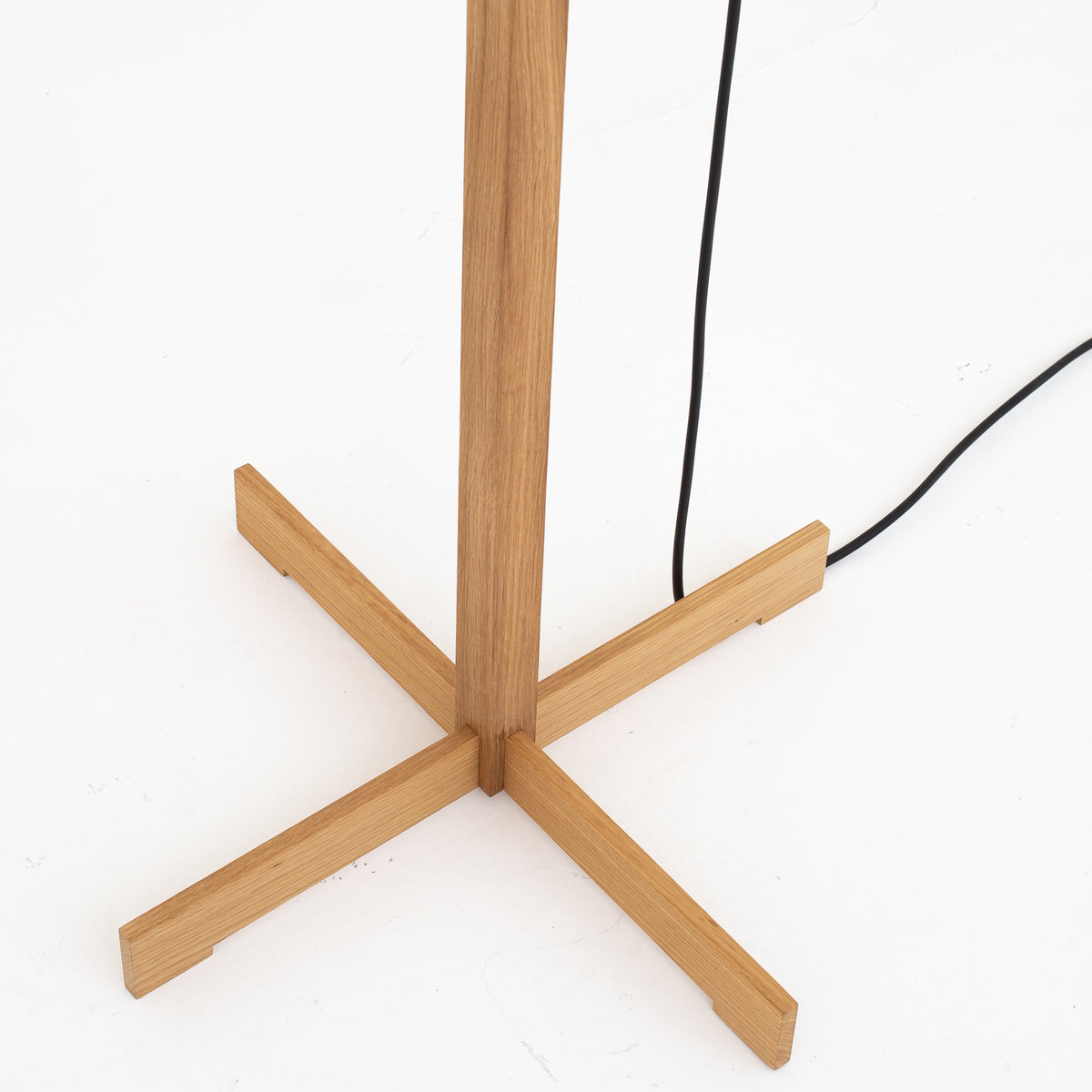 TMM floorlamp in oak