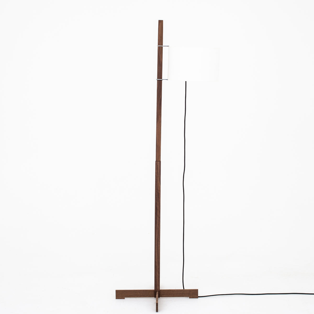 TMM floor lamp in walnut