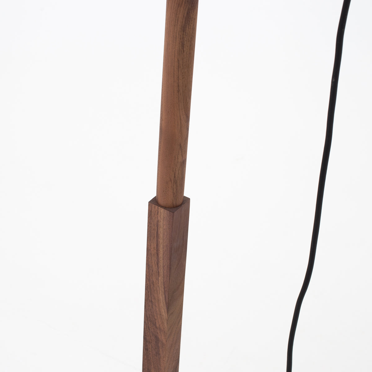 TMM floor lamp in walnut
