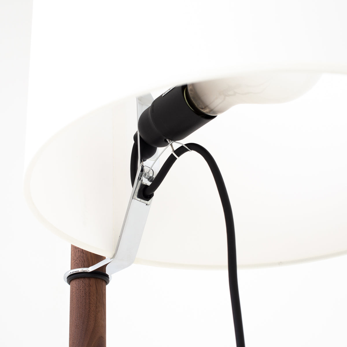 TMM floor lamp in walnut