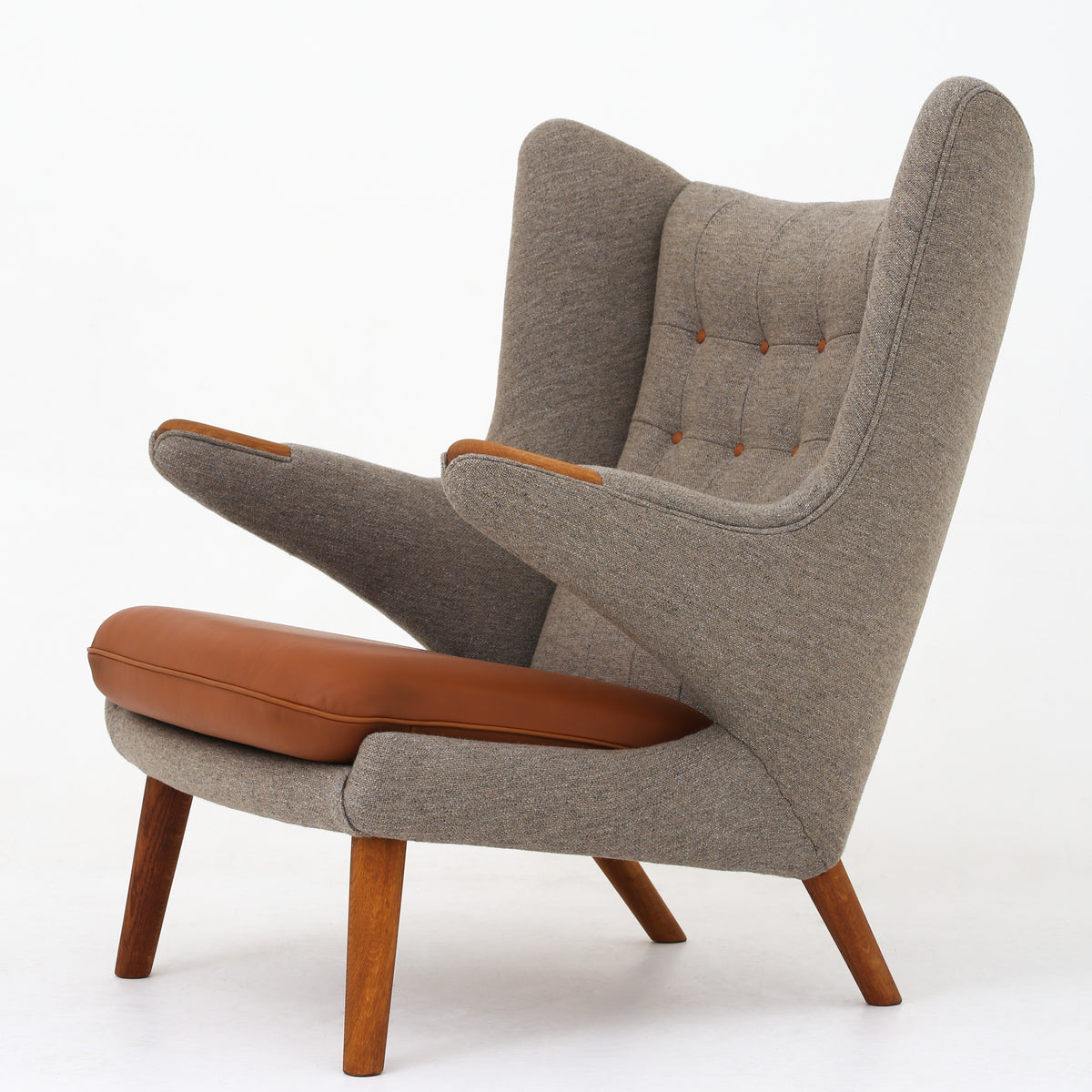 AP 19 - Papa Bear Chair in textile & leather