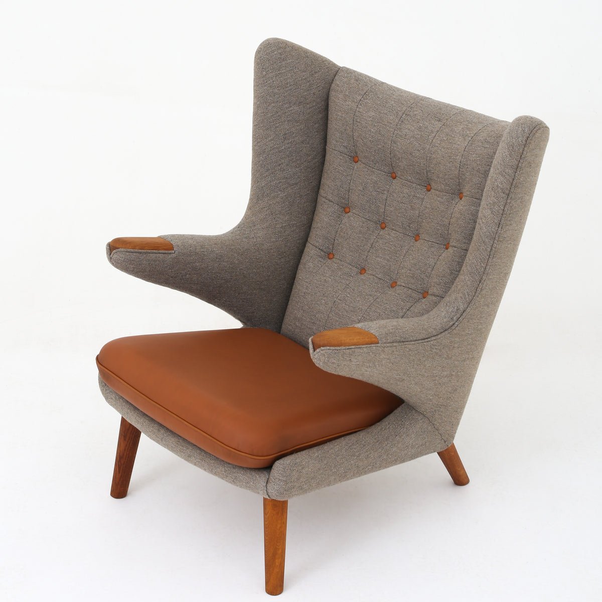 AP 19 - Papa Bear Chair in textile & leather