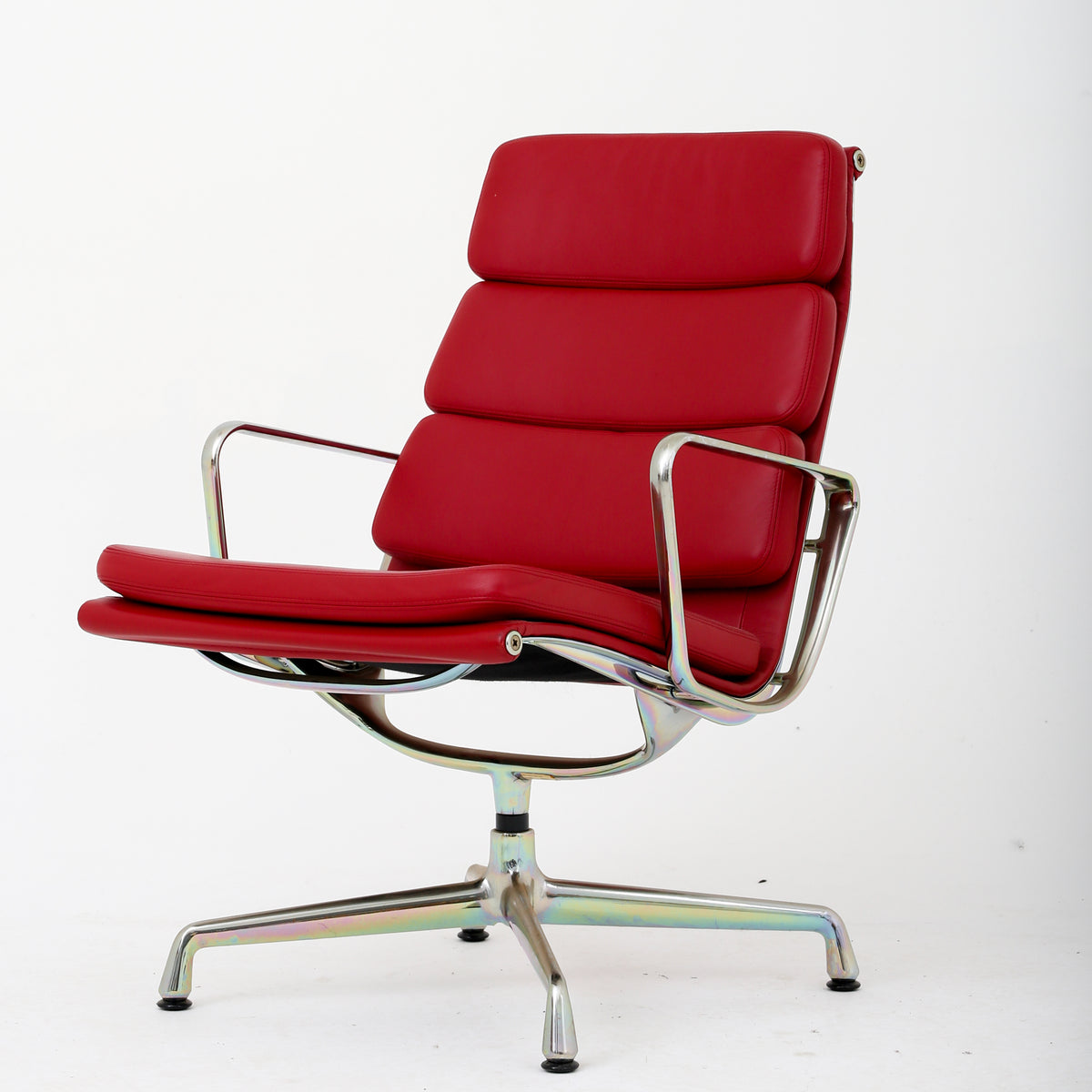 EA 215 - Office chair in red leather