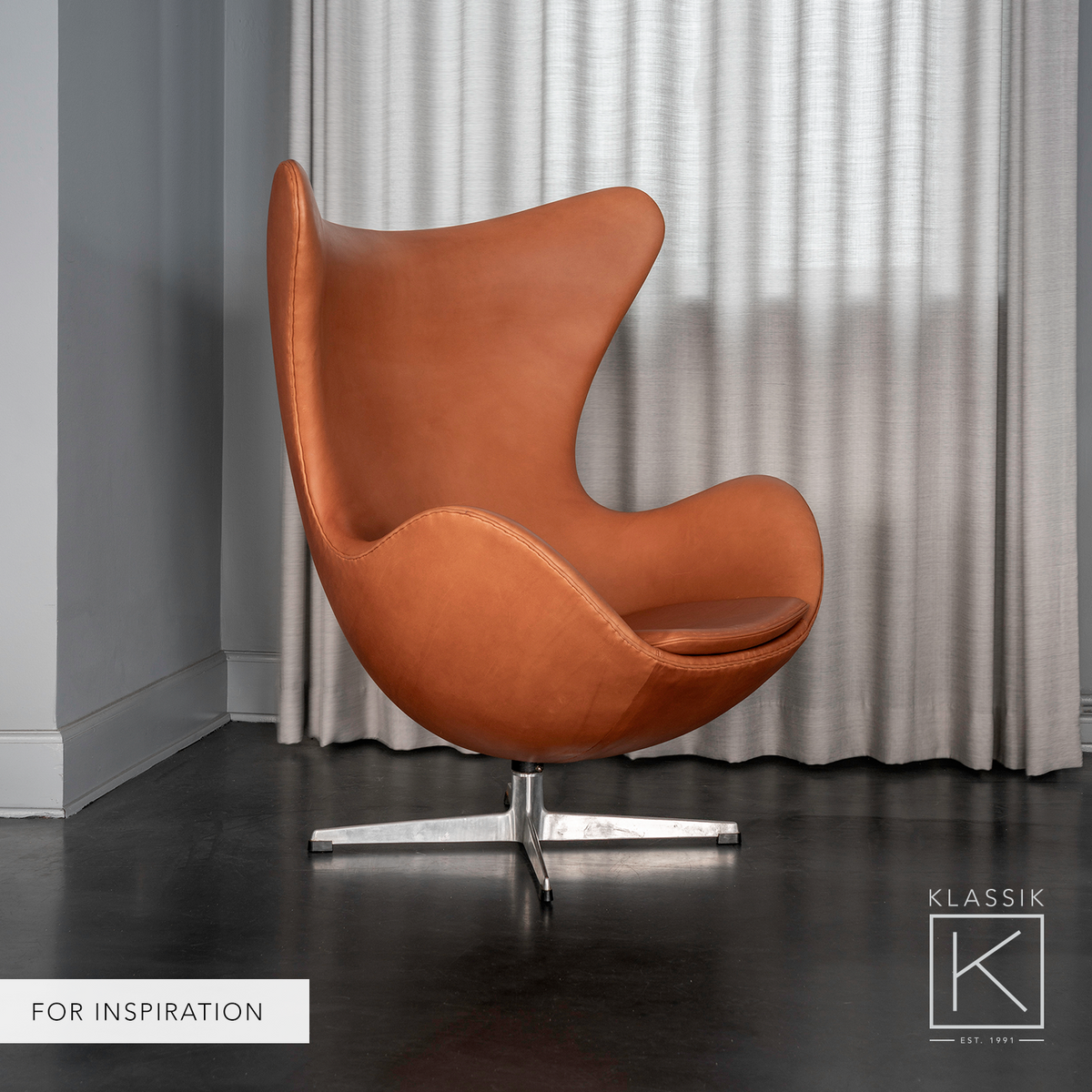 AJ 3316 - 'The Egg' in Elegance Walnut