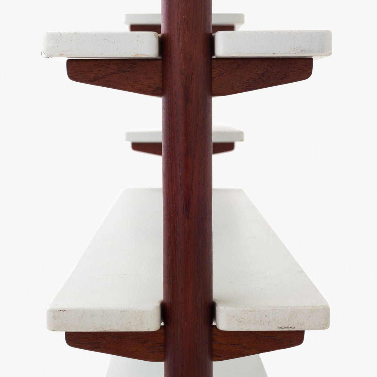 Rare shelf system in teak